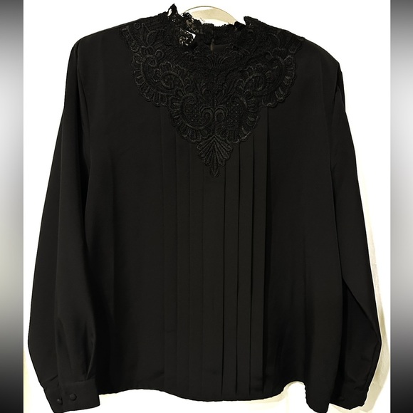 Vintage Liz Baker Essentials Black Women's Blouse with Lace Detail 80s/90s XL - Picture 2 of 16